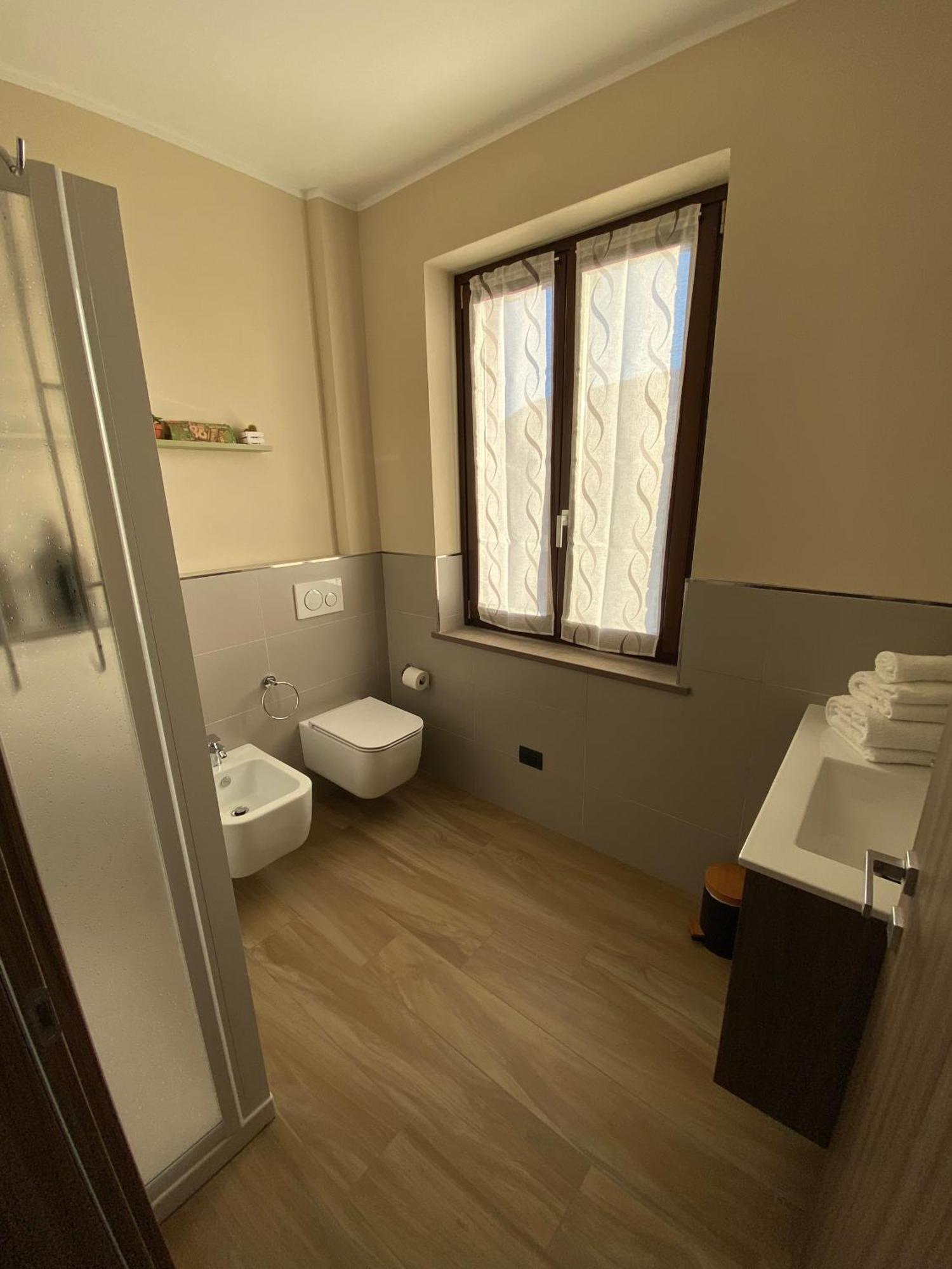 Casa Rubbo - Appartamento In Collina 'Monviso' Алба Екстериор снимка